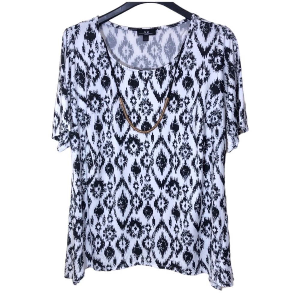 NWT AGB Woman Casual Stretch Knit Top with Attached Necklace Plus Size 3X
